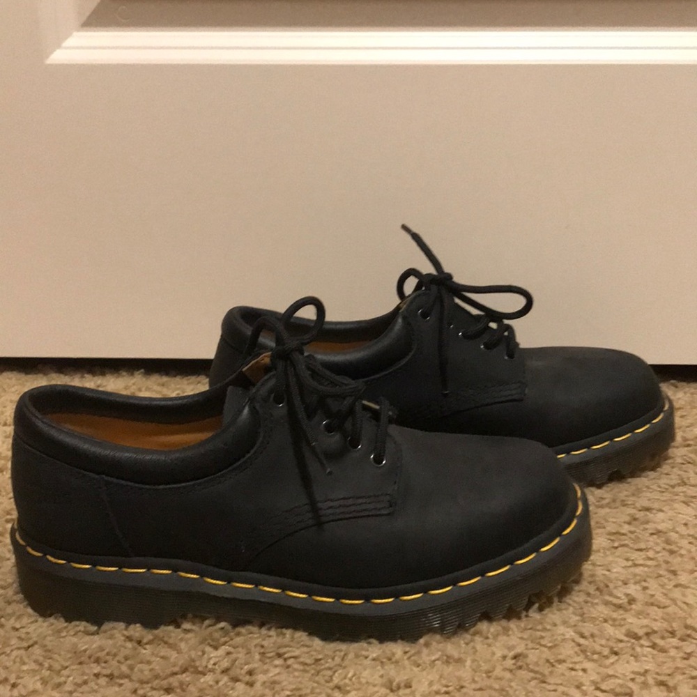 Doc Martens 5 Eye Padded Collar Boot
